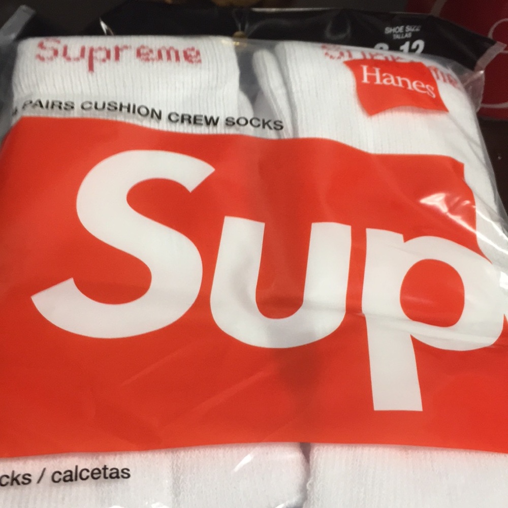 SUPREME SOCKS